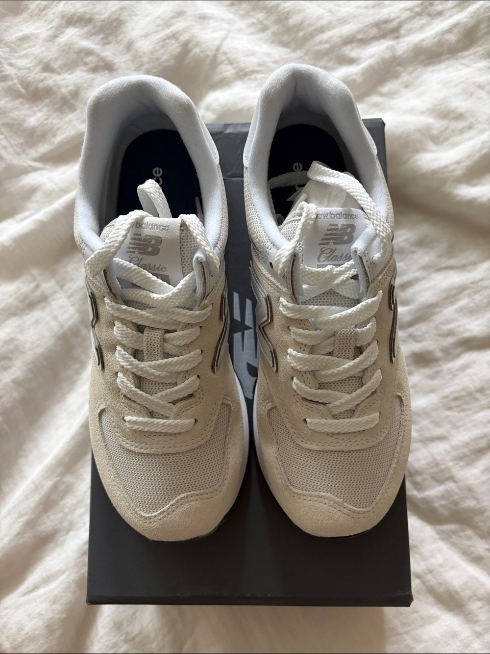 New Balance 574 Core beige, gray white size 7 New with Box - Picture 5 of 8